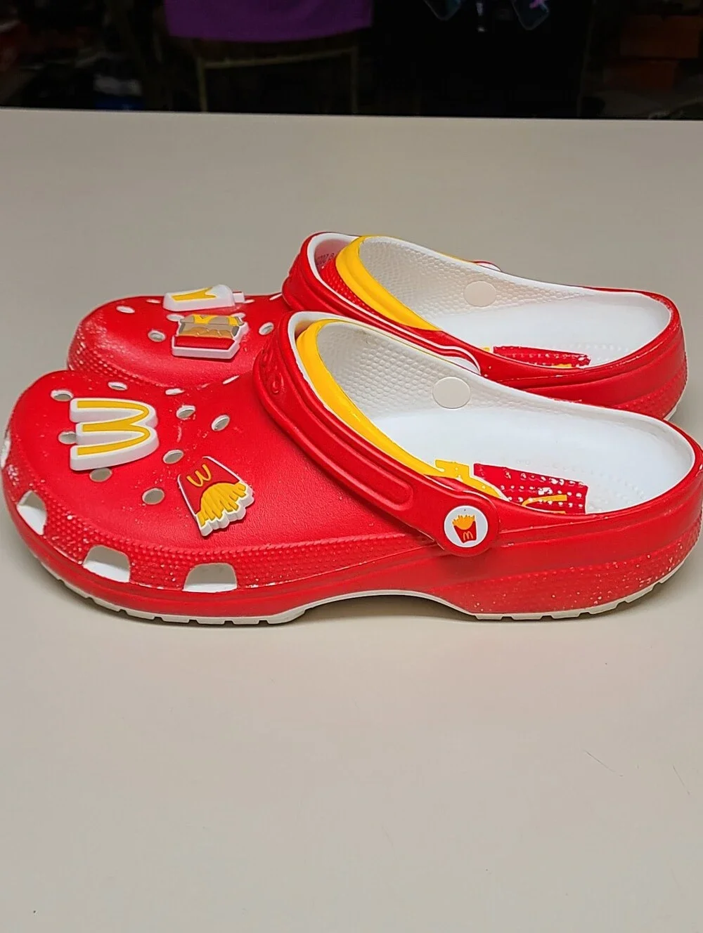 CROCS mc donald